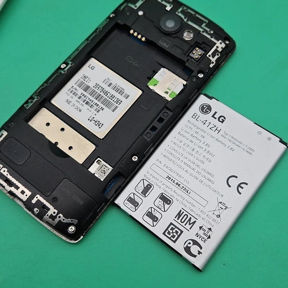 LG H343 Android‎ Cell Phone (For Parts) Cricket With Battery White